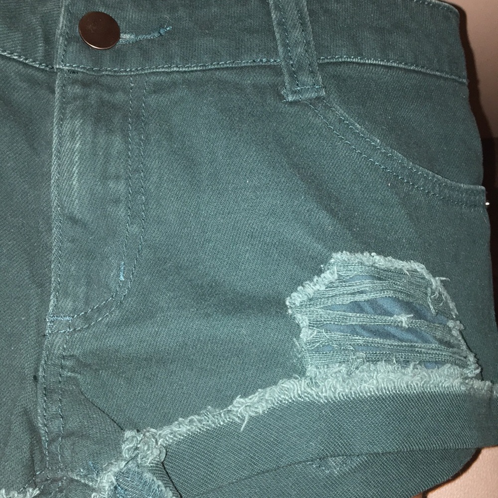 Shorts - Picture 4 of 6